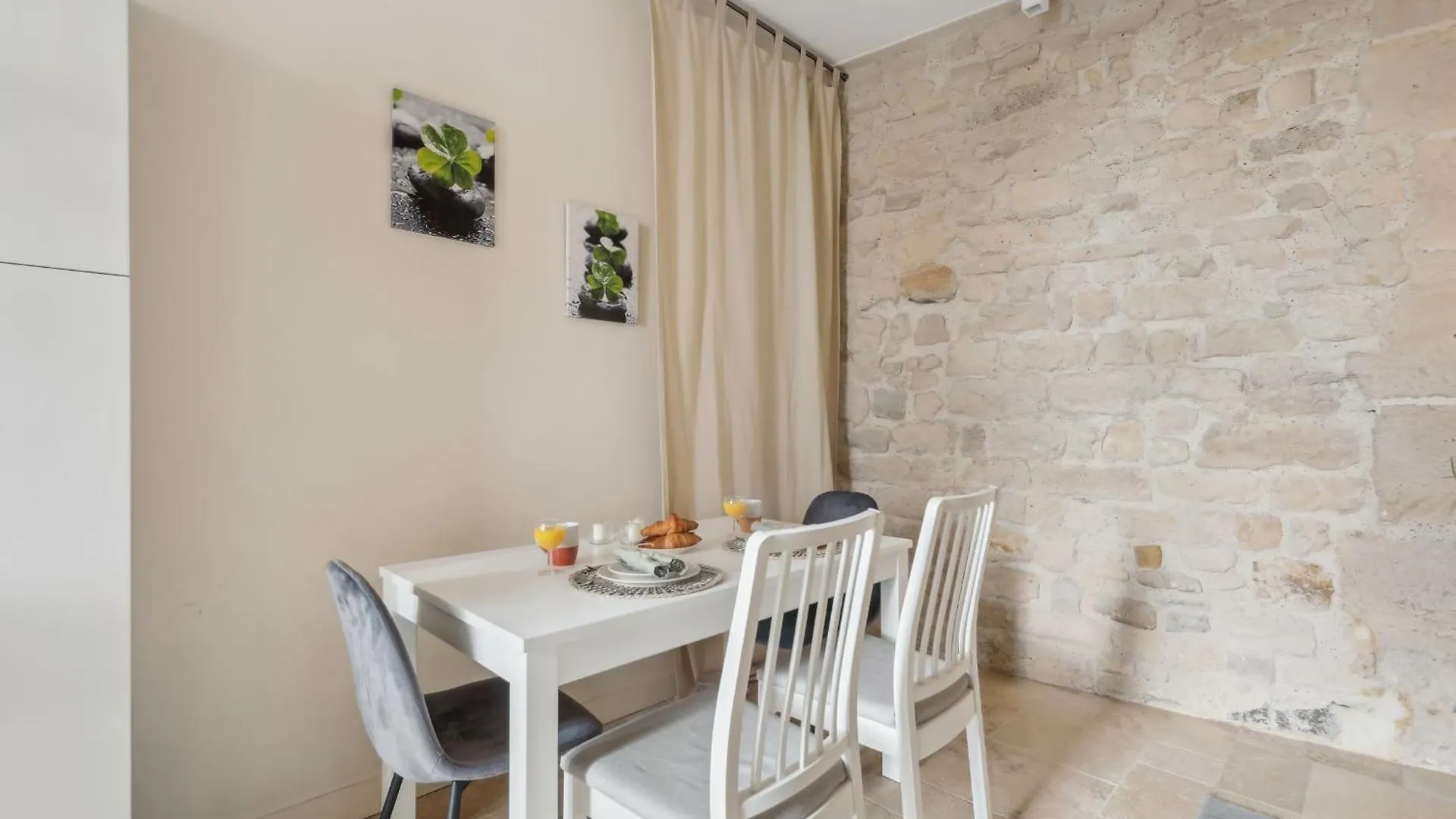 Apartment Ile St Louis - Cityapartmentstay Paris